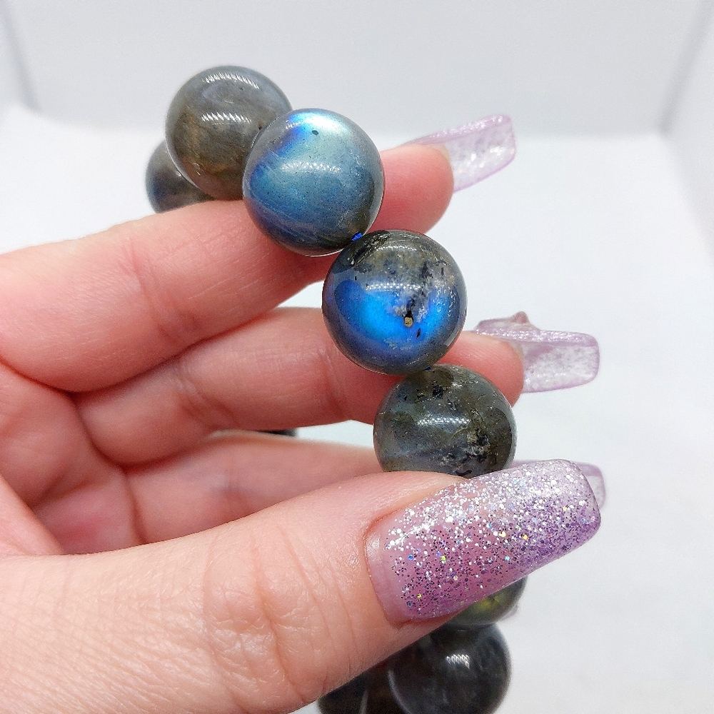 💙 16mm HQ Aster Labradorite Bracelet - Picture 3 of 8